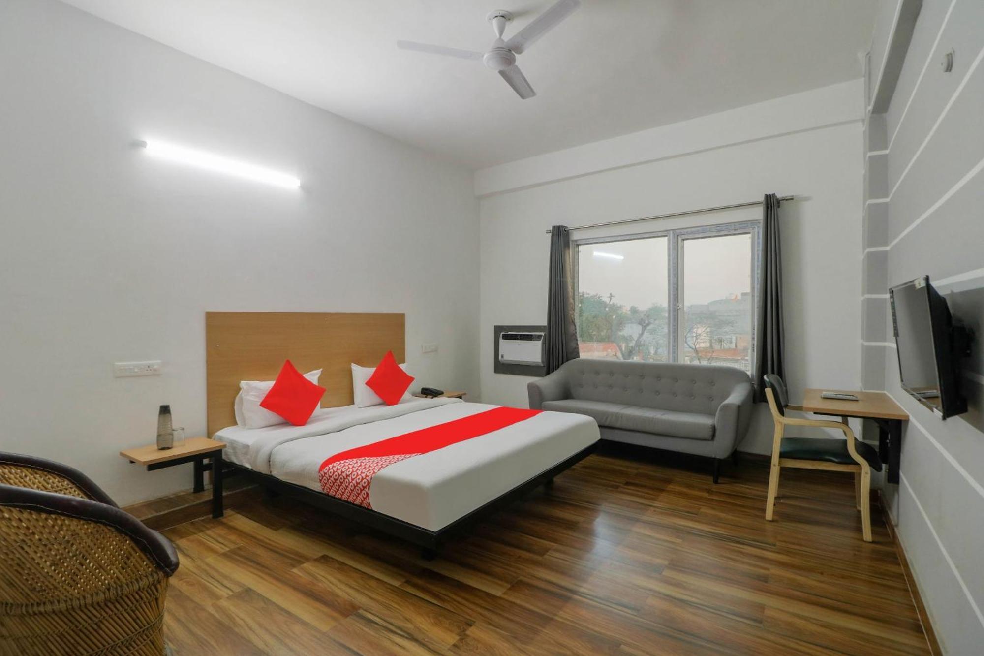 Townhall Bhiwadi Exterior foto